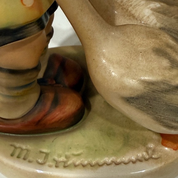 Hummel #47/0 Goose Girl 1950s Marked and Signed Hard  to Find  Vintage 5 inches - Picture 6 of 6